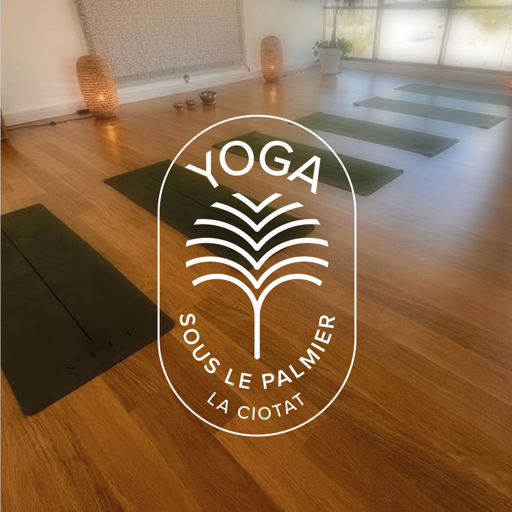 Yoga sous le palmier